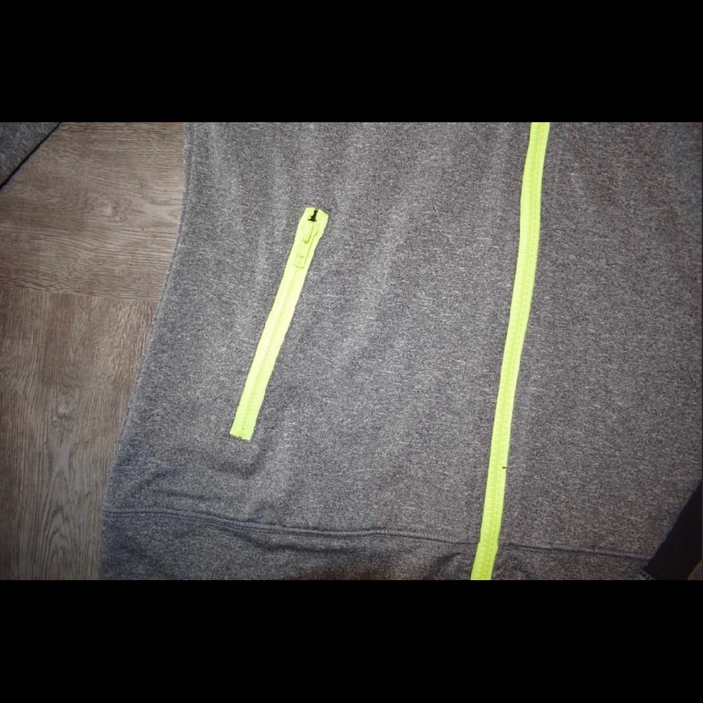 VS PINK Ultimate Zip Up - Picture 5 of 8